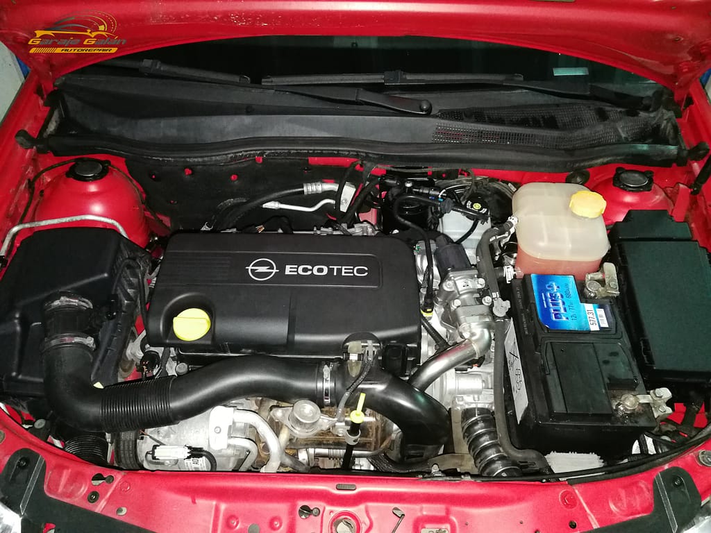 Limpieza de vano motor opel limpio